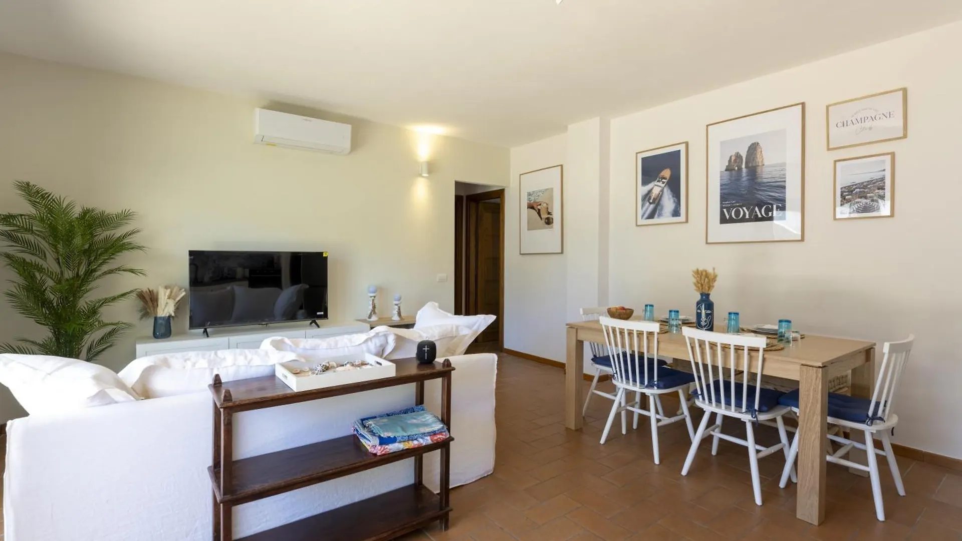 Flat Arcipelago Palau 0*,  Italy